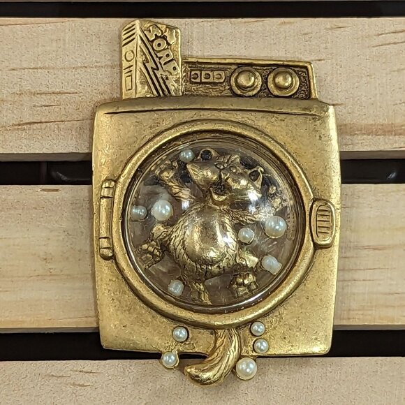 Ajc Jewelry - Vtg Cat Stuck in the Washing Machine Brooch Signed AJC Faux Pearl Bubbles Gold-T